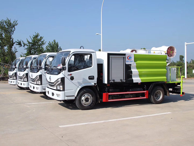 國(guó)六小多利卡多功能抑塵車(chē)