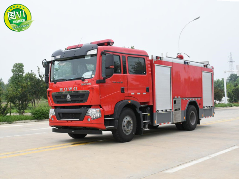國(guó)六重汽豪沃8T水罐泡沫消防車