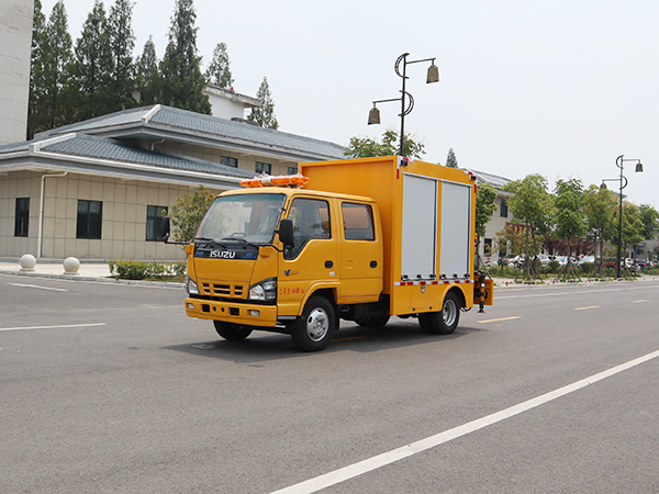 CLW5045XXHQ6五十鈴帶吊救險(xiǎn)車